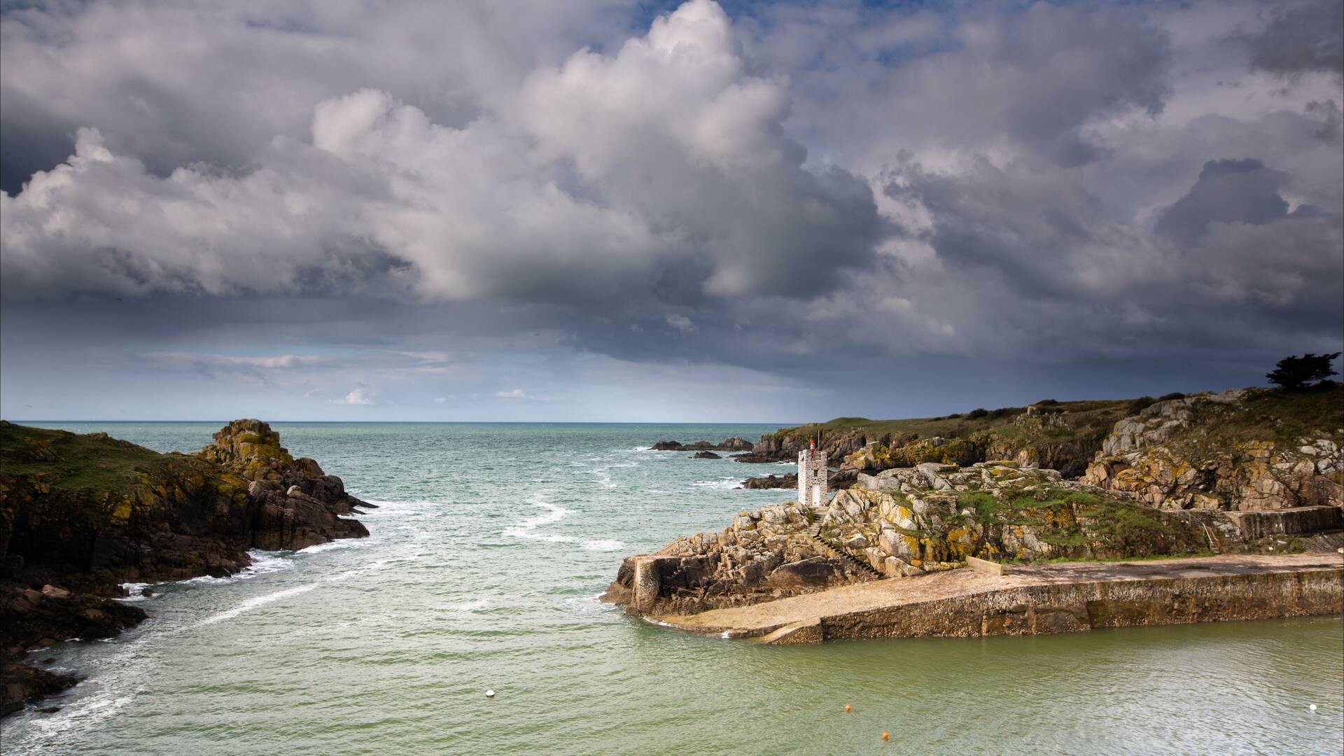 Le port de la Meule - Ile d'yeu - Vendée © Pascal Biomez